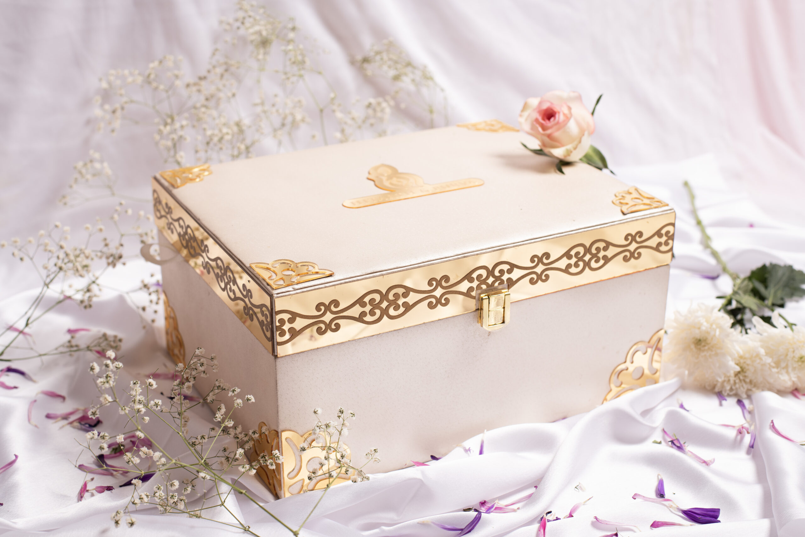 Royal Wedding Invitation Cards detail 1